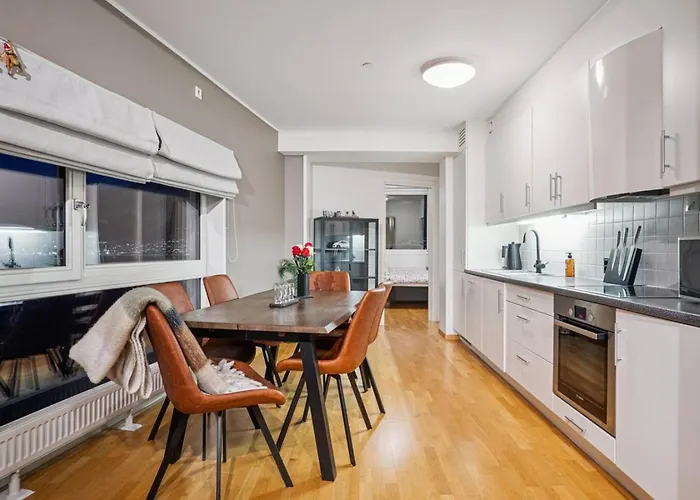 Utsikt Over Fjorden, 2 Terrasser Og Parkering Tromsø